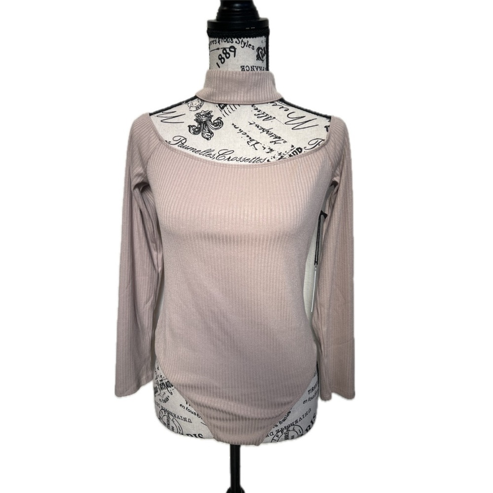 Astr The Label NWT Cutout Off Shoulder Choker Bodysuit Nude Size Large